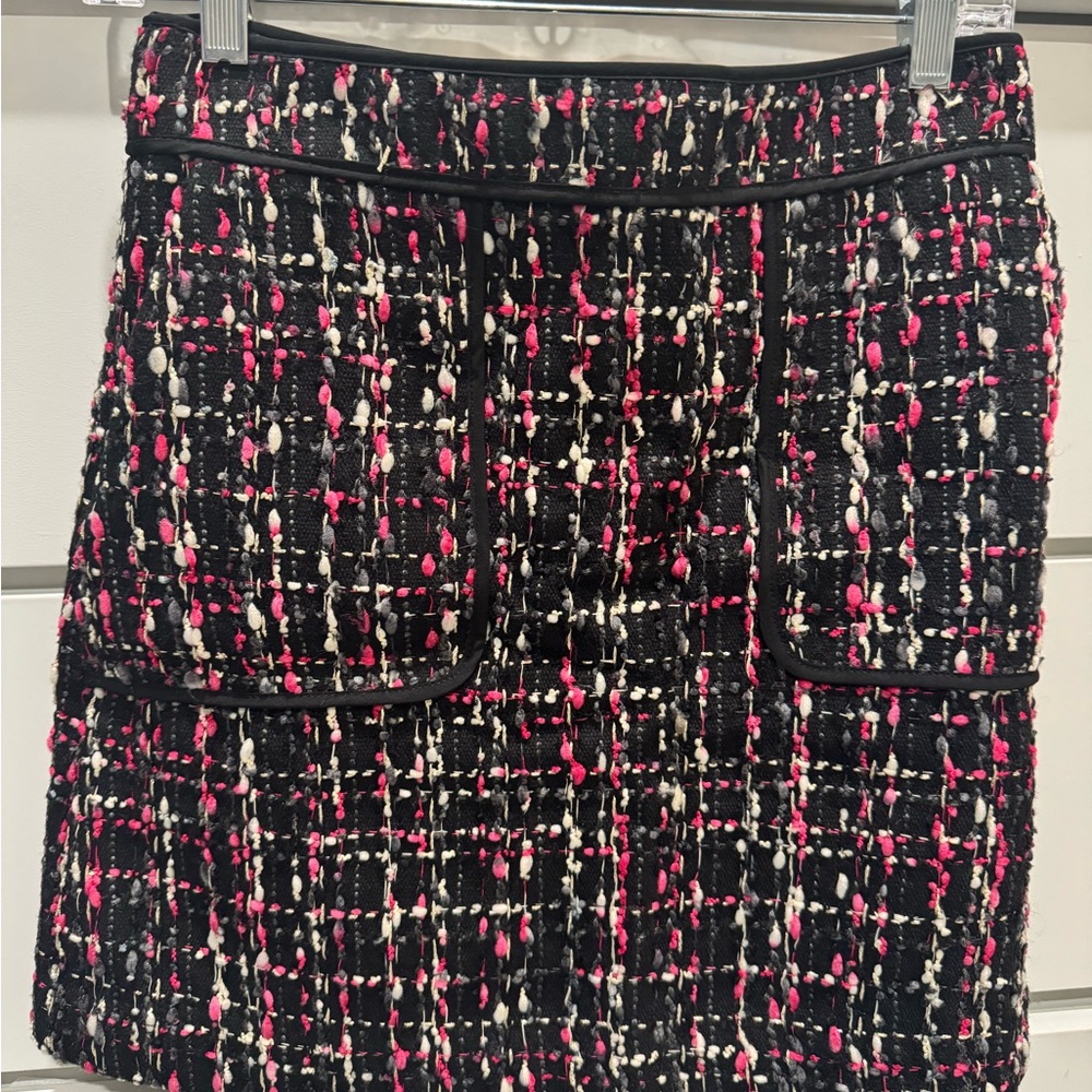 LOFT NWT Black and Pink tweed mini skirt with pockets